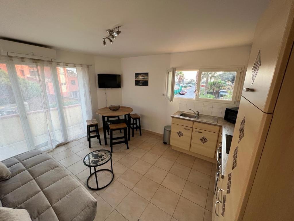 Plein Sud, Bel Appartement 20 Metres De La Plage La Capte Hyeres Ngoại thất bức ảnh
