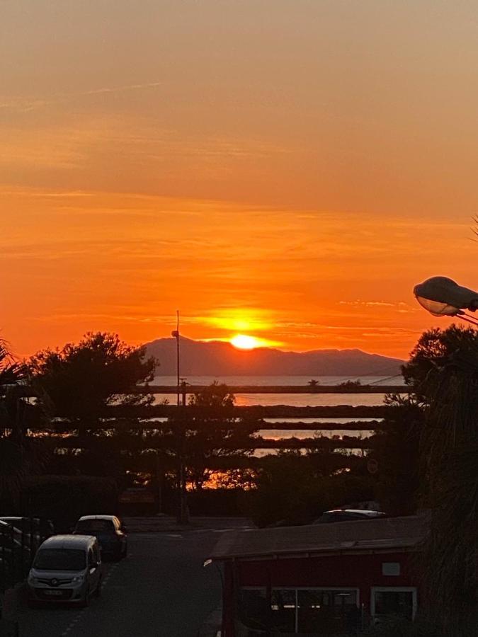 Plein Sud, Bel Appartement 20 Metres De La Plage La Capte Hyeres Ngoại thất bức ảnh